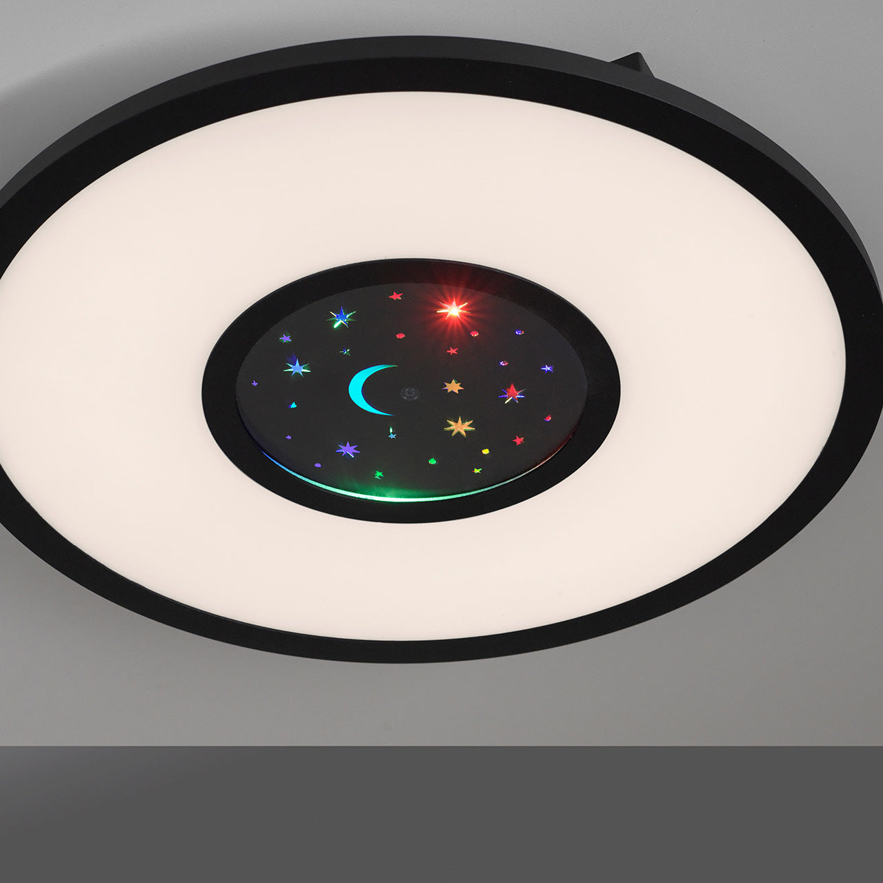 rgb-plafon-s-distantsionno-astro