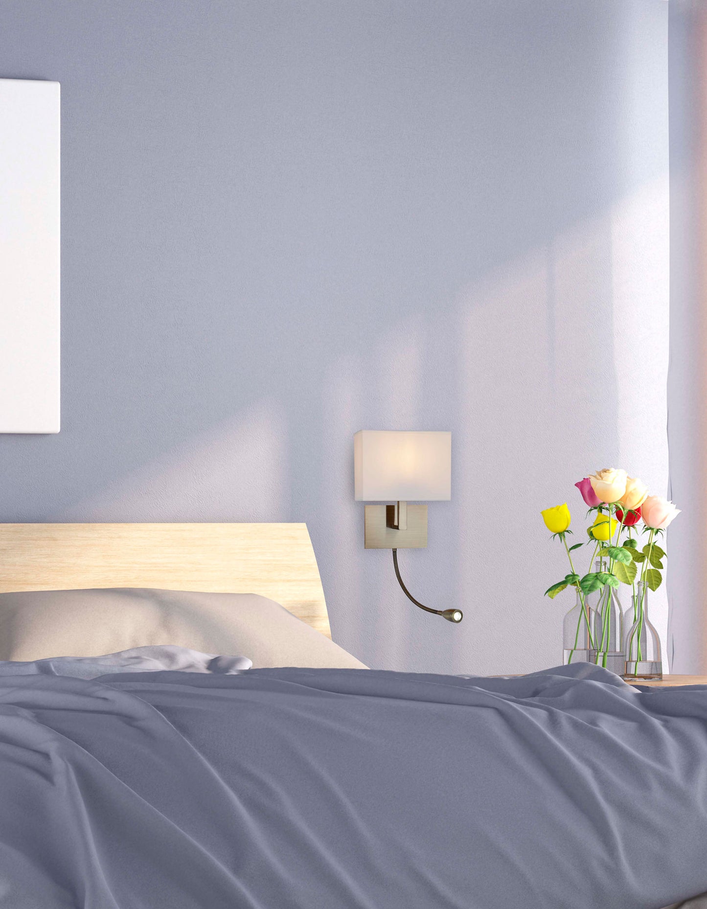 aplik-s-lampa-za-chetene-hotel