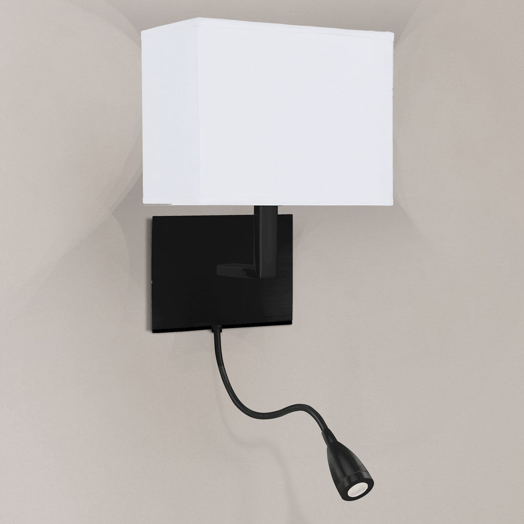 aplik-s-lampa-za-chetene-hotel