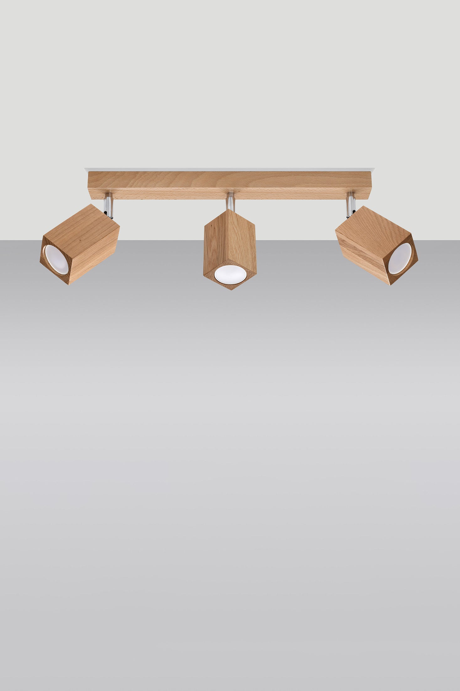 spot-lampa-za-tavan-ot-darvo-keke